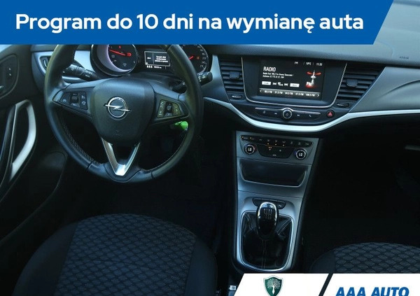 Opel Astra cena 38000 przebieg: 155325, rok produkcji 2017 z Łaziska Górne małe 254